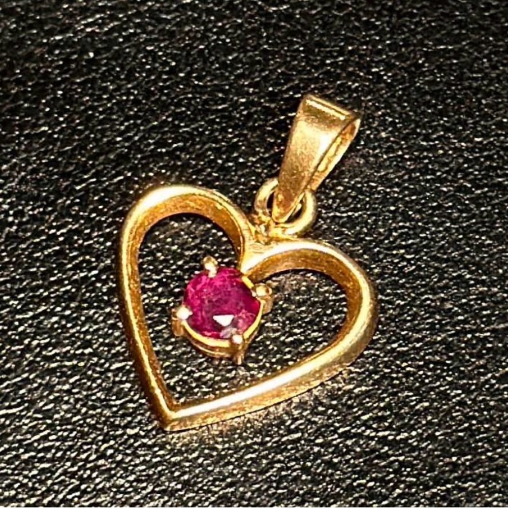 Estate 14k gold ruby heart pendant